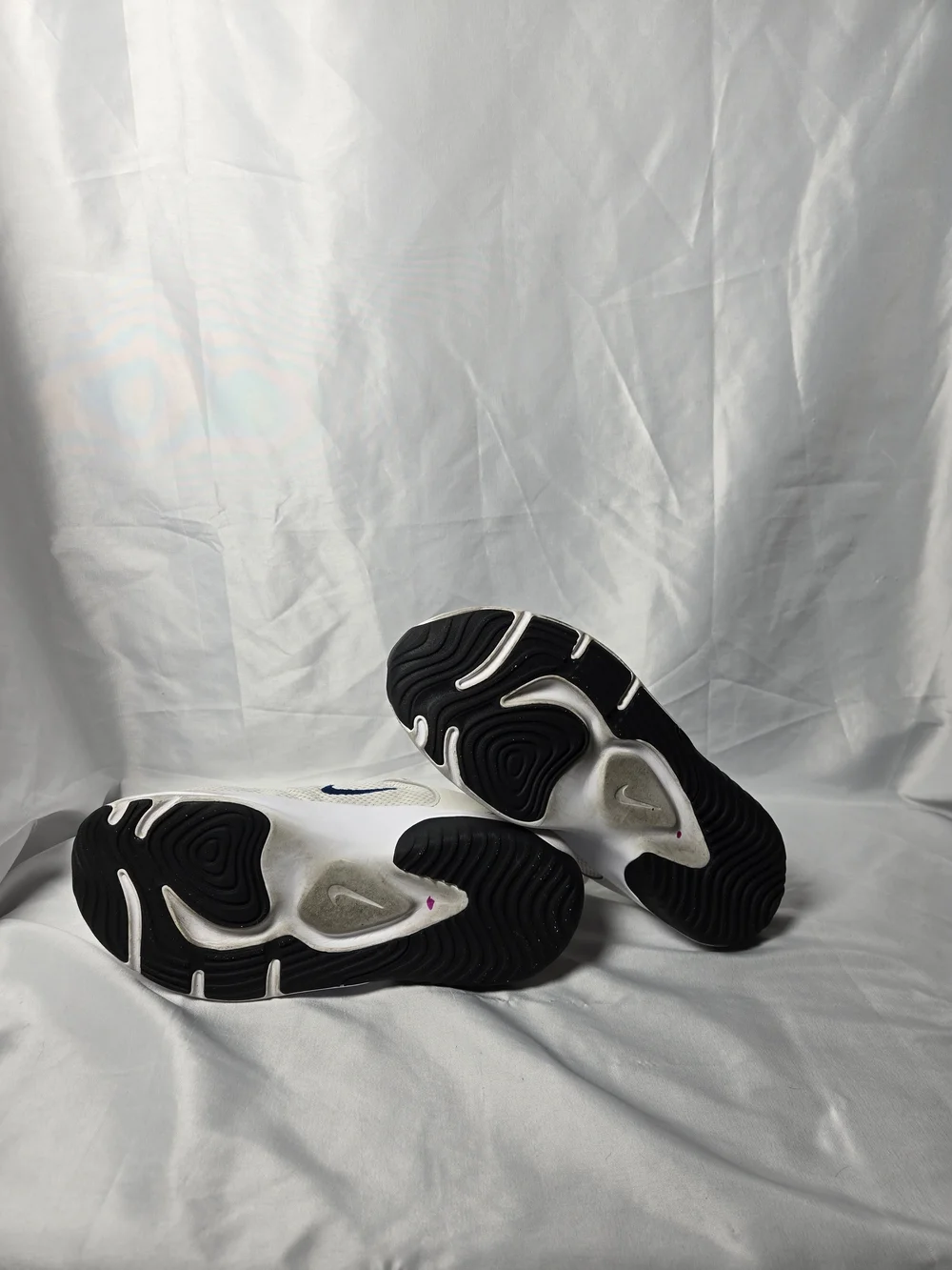 Nike lightweight sneakers